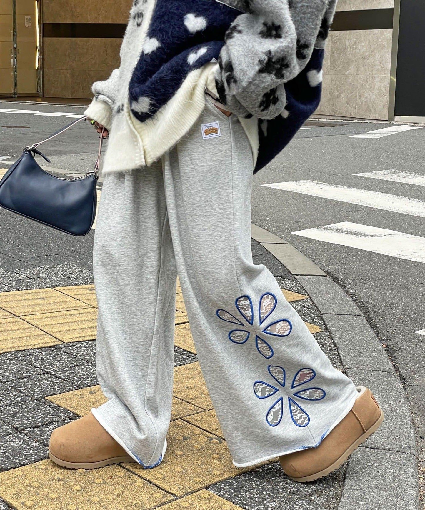 【HELLO.SANFRANCISCO/ハローサンフランシスコ】花卉剪裁寬鬆衛褲