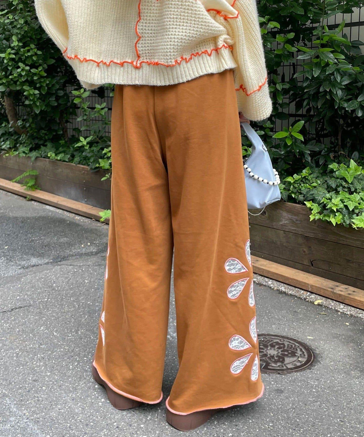 【HELLO.SANFRANCISCO/ハローサンフランシスコ】花卉剪裁寬鬆衛褲