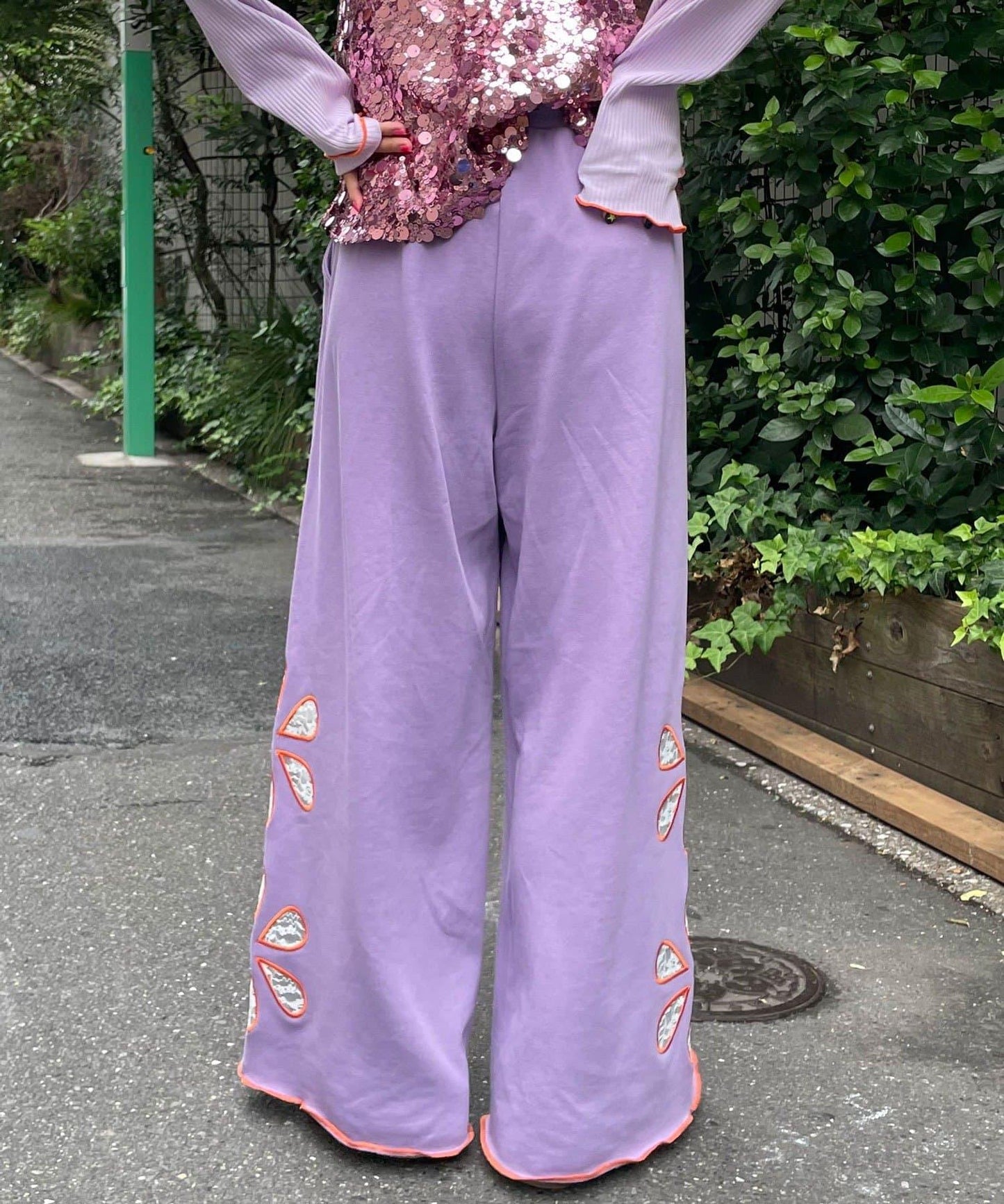 【HELLO.SANFRANCISCO/ハローサンフランシスコ】花卉剪裁寬鬆衛褲