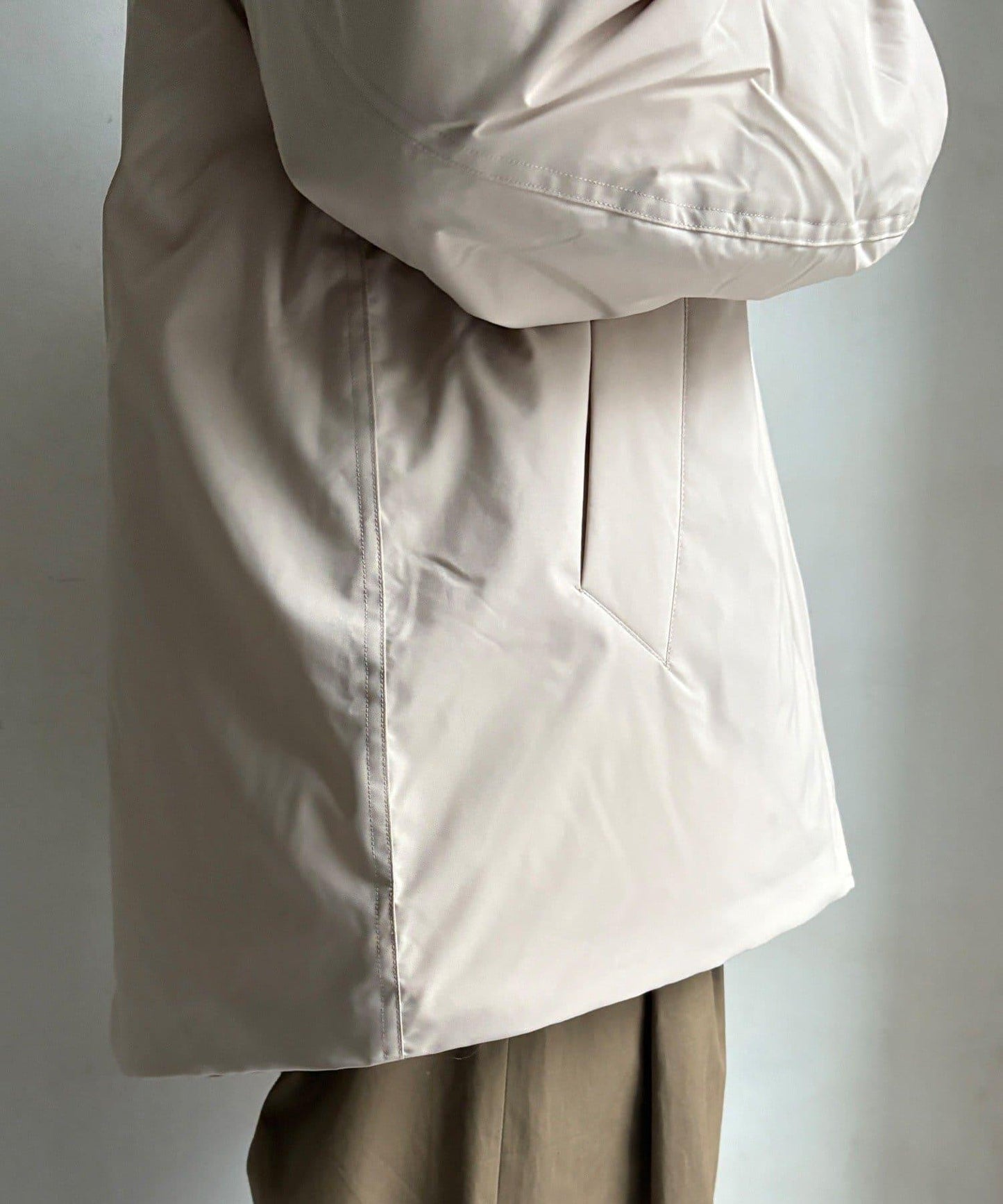 薄膜塔夫綢連帽羽絨服