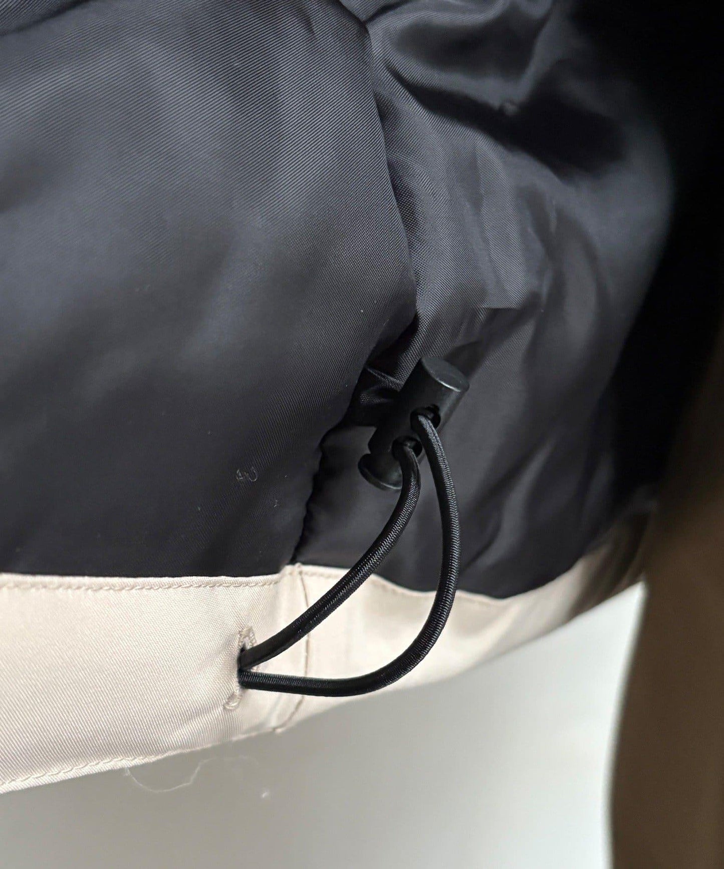 薄膜塔夫綢連帽羽絨服