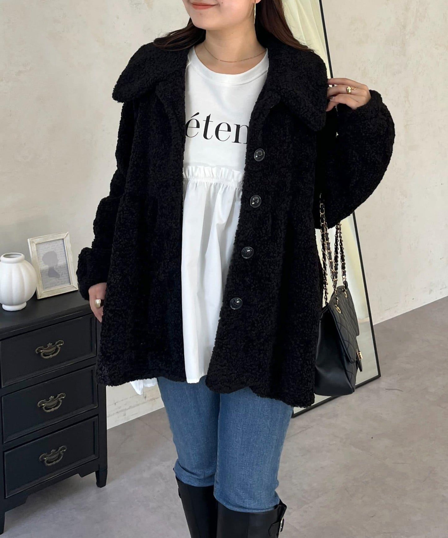 荷葉邊羊羔絨大衣