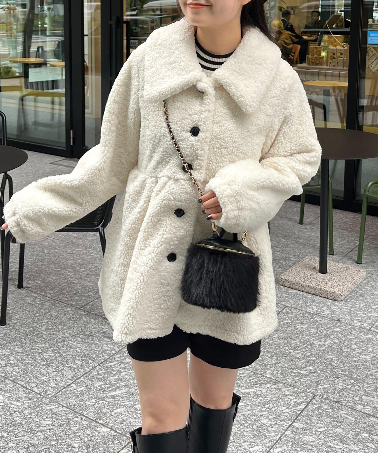 荷葉邊羊羔絨大衣