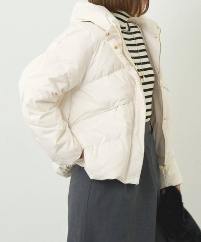 輕盈易穿彈力高領純羽絨服