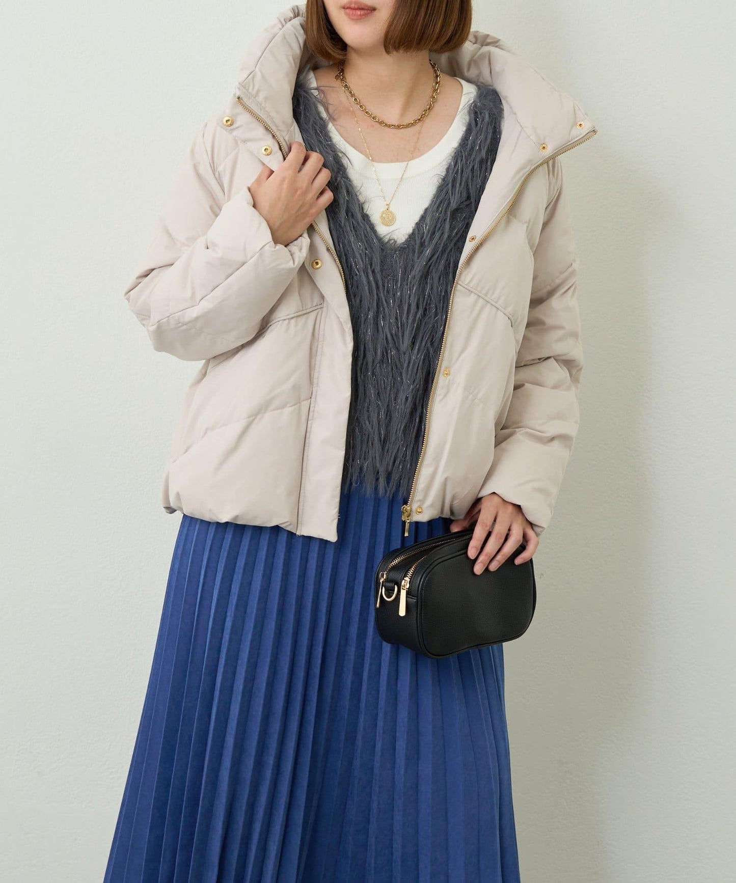 輕盈易穿彈力高領純羽絨服