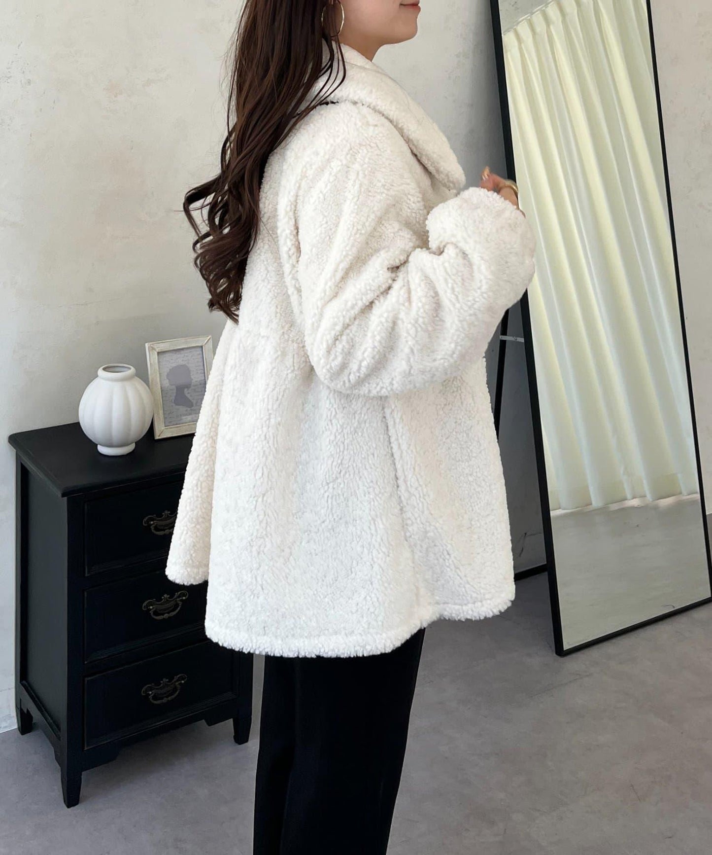 荷葉邊羊羔絨大衣