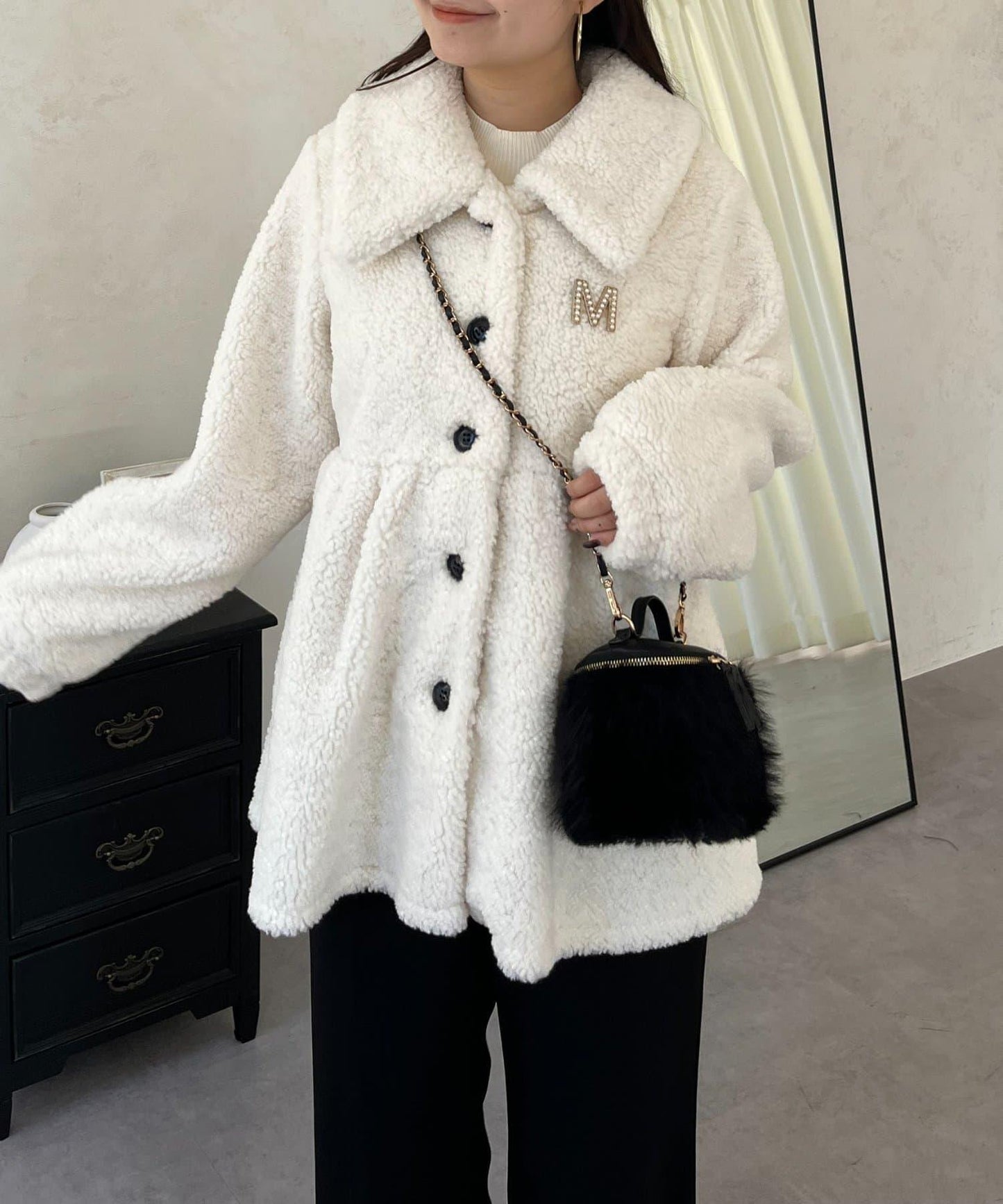 荷葉邊羊羔絨大衣