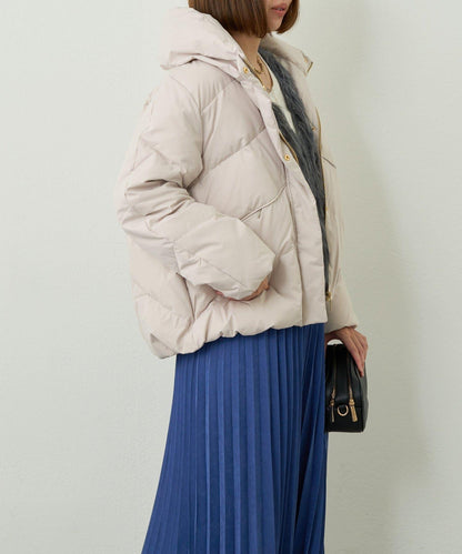 輕盈易穿彈力高領純羽絨服