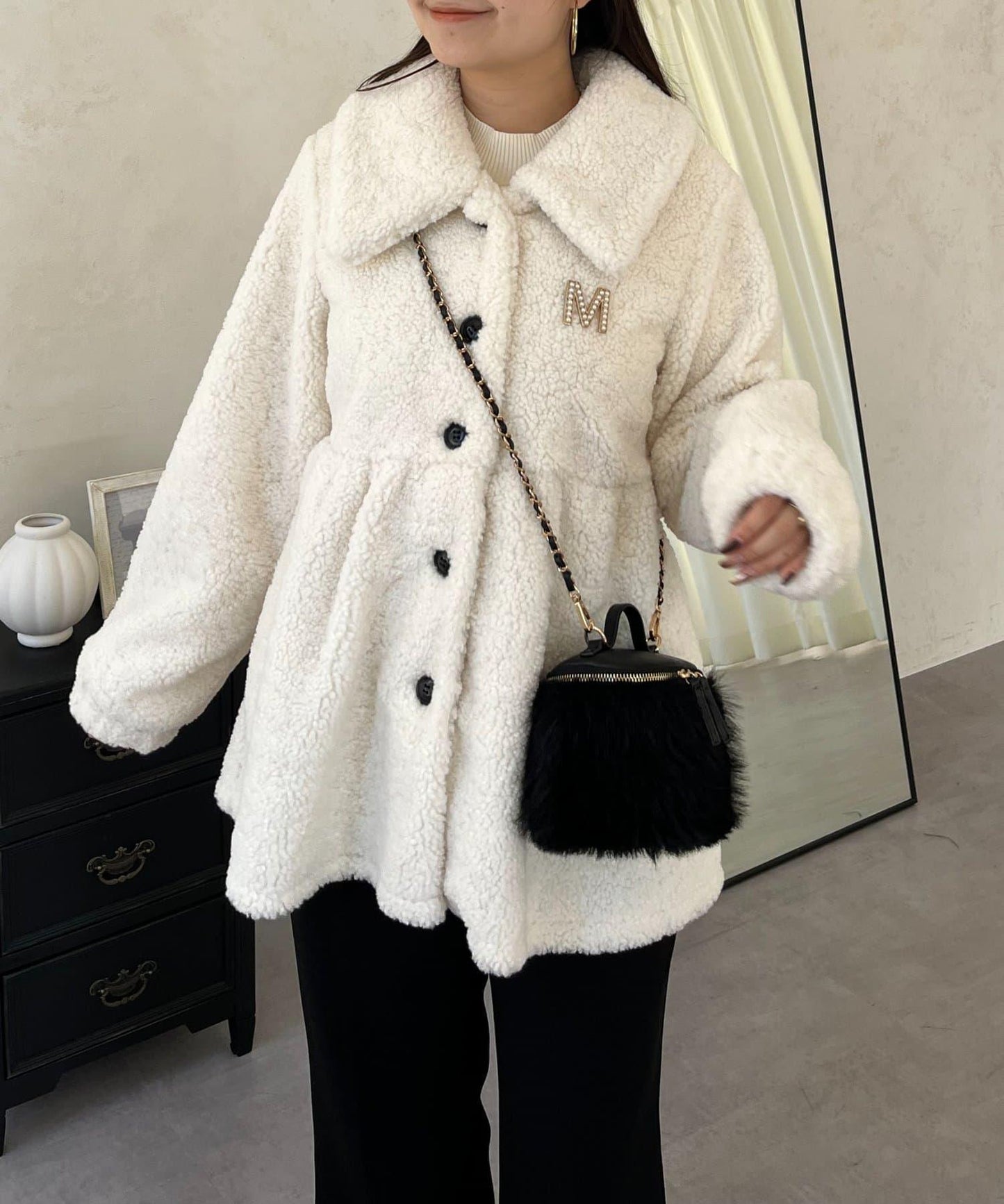 荷葉邊羊羔絨大衣