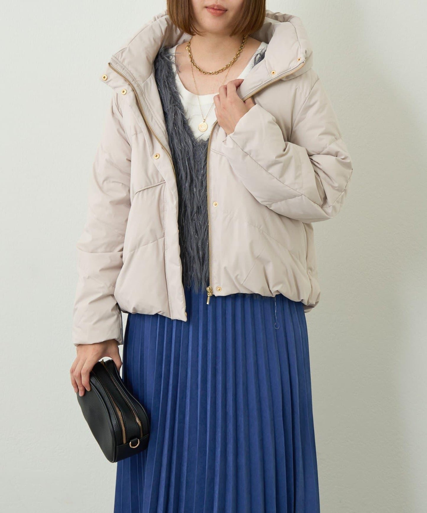 輕盈易穿彈力高領純羽絨服