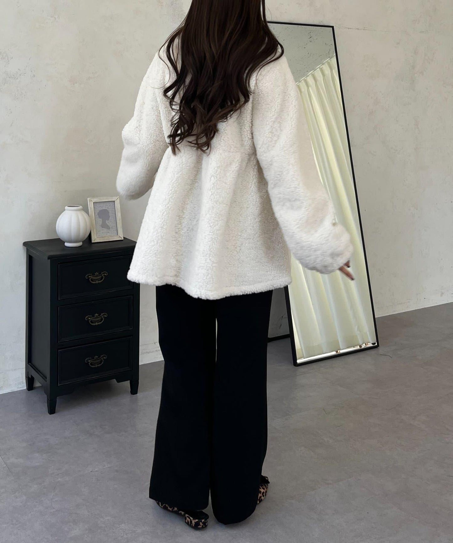 荷葉邊羊羔絨大衣