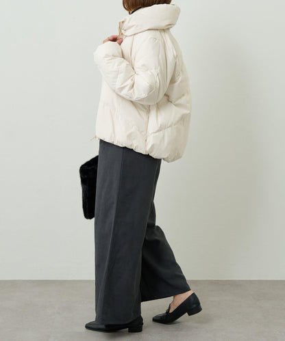 輕盈易穿彈力高領純羽絨服