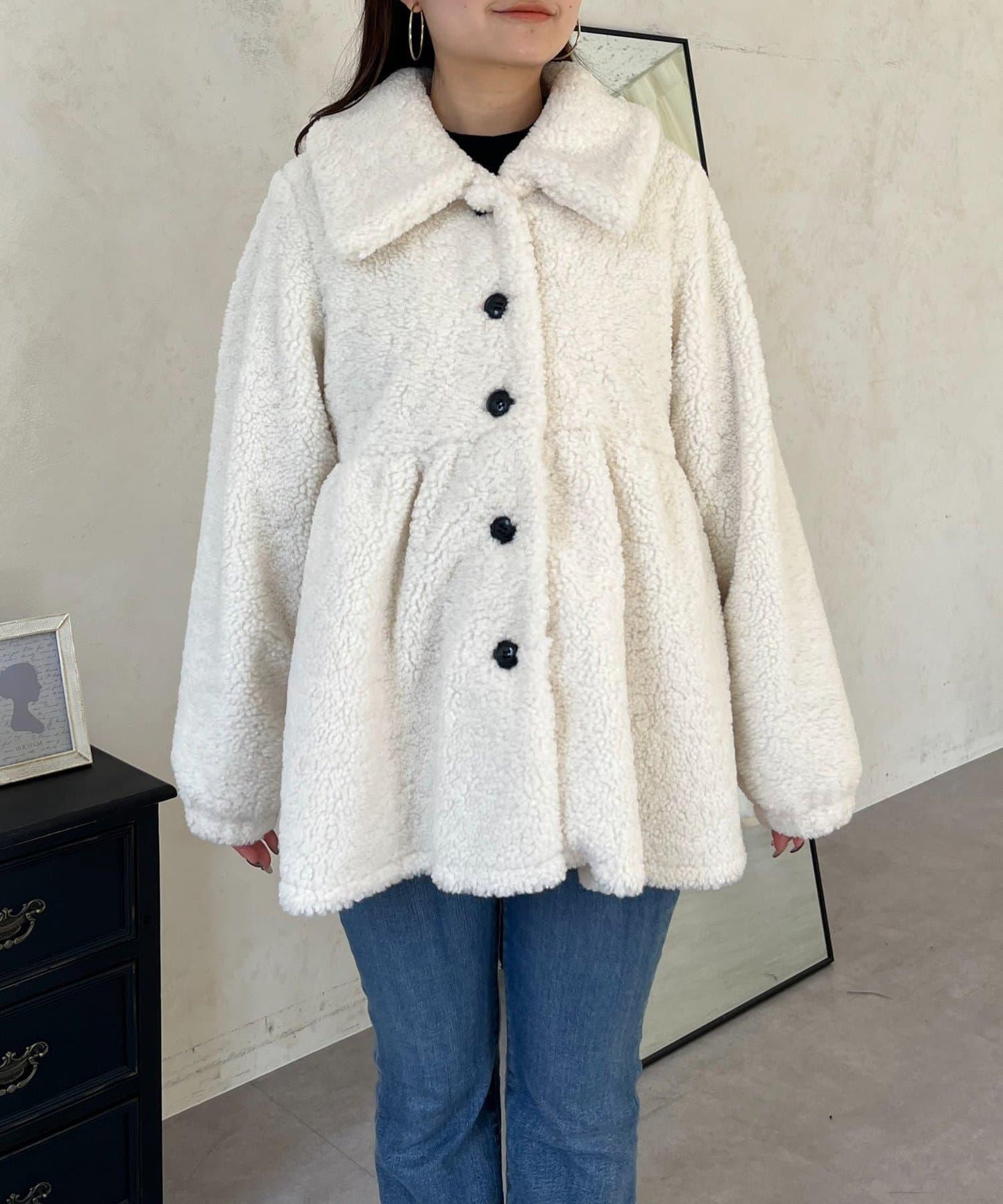 荷葉邊羊羔絨大衣