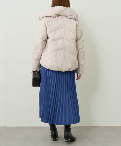 輕盈易穿彈力高領純羽絨服