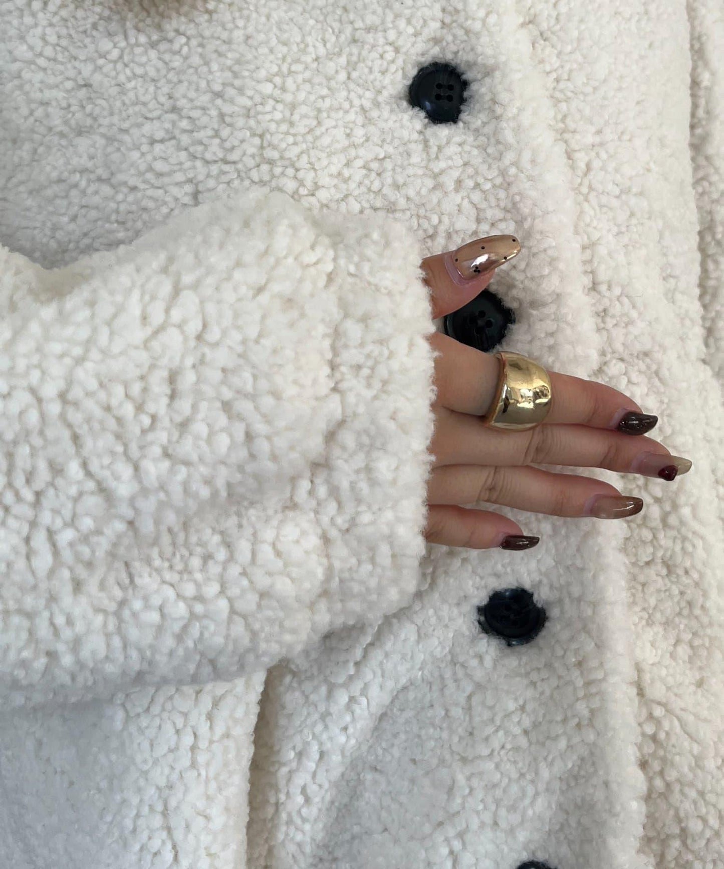 荷葉邊羊羔絨大衣