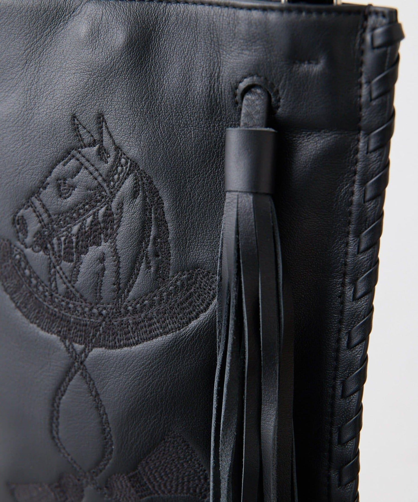 sampo×ear馬蹄形流蘇單肩包《本革/輕量150g》