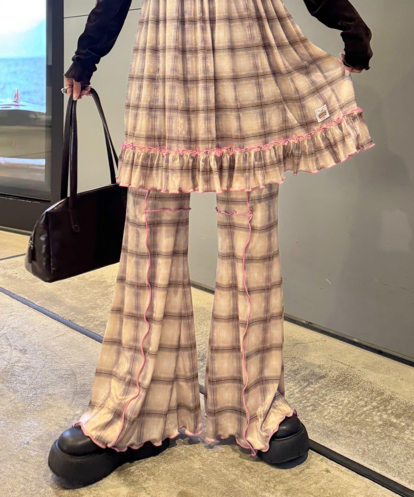 ★【HELLO.SANFRANCISCO/ハローサンフランシスコ】格紋荷葉邊拼接喇叭褲