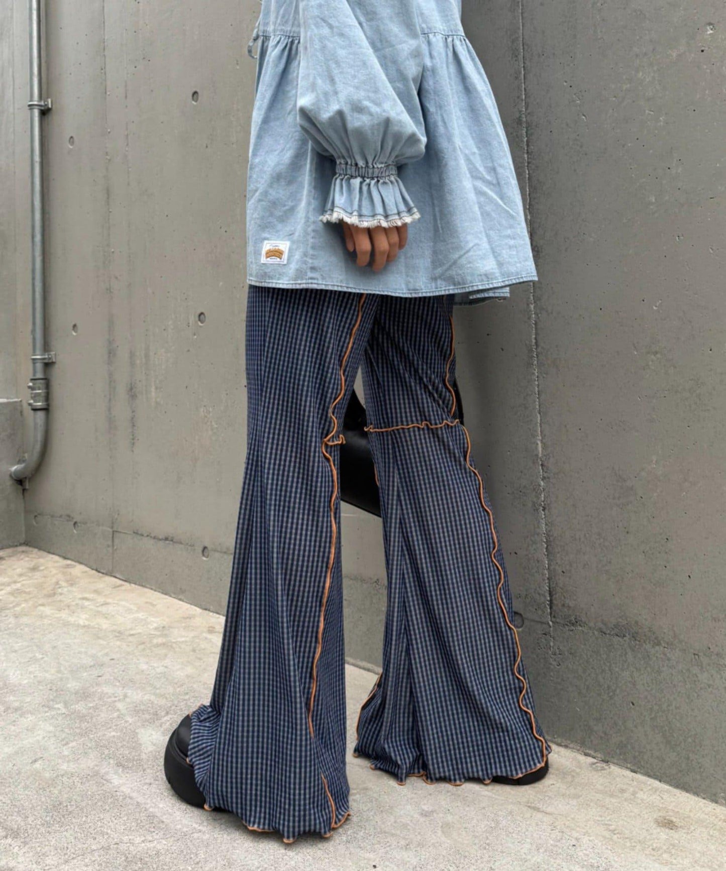 ★【HELLO.SANFRANCISCO/ハローサンフランシスコ】格紋荷葉邊拼接喇叭褲