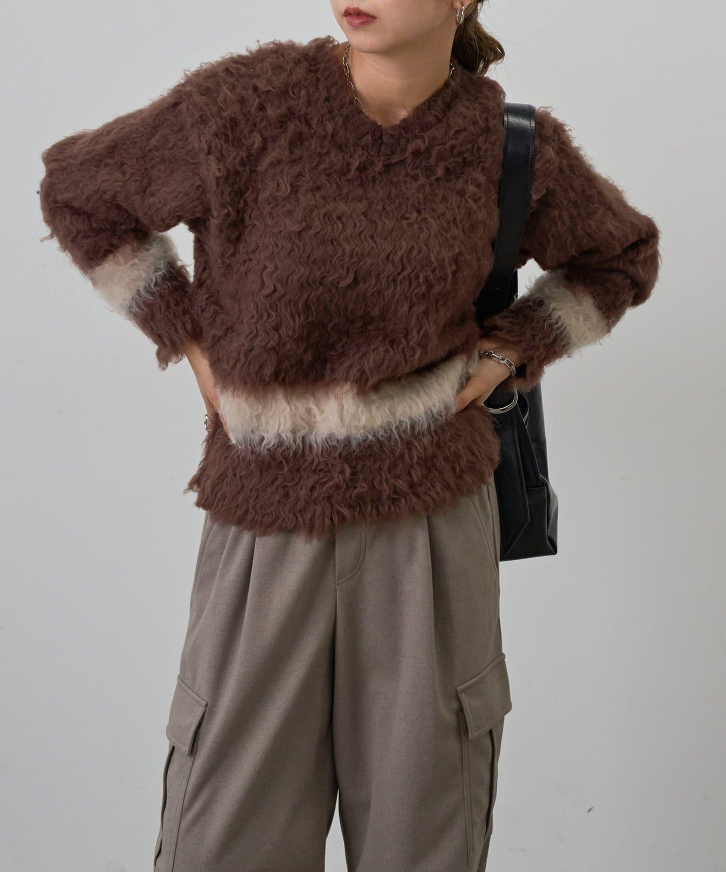 前後兩穿拼色長毛絨套頭衫