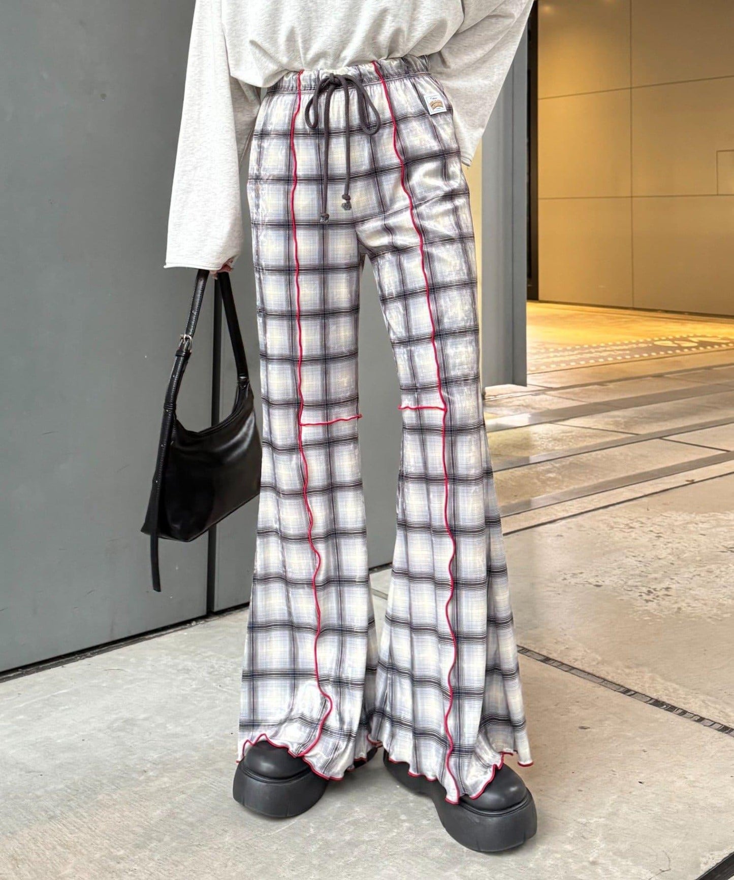 ★【HELLO.SANFRANCISCO/ハローサンフランシスコ】格紋荷葉邊拼接喇叭褲