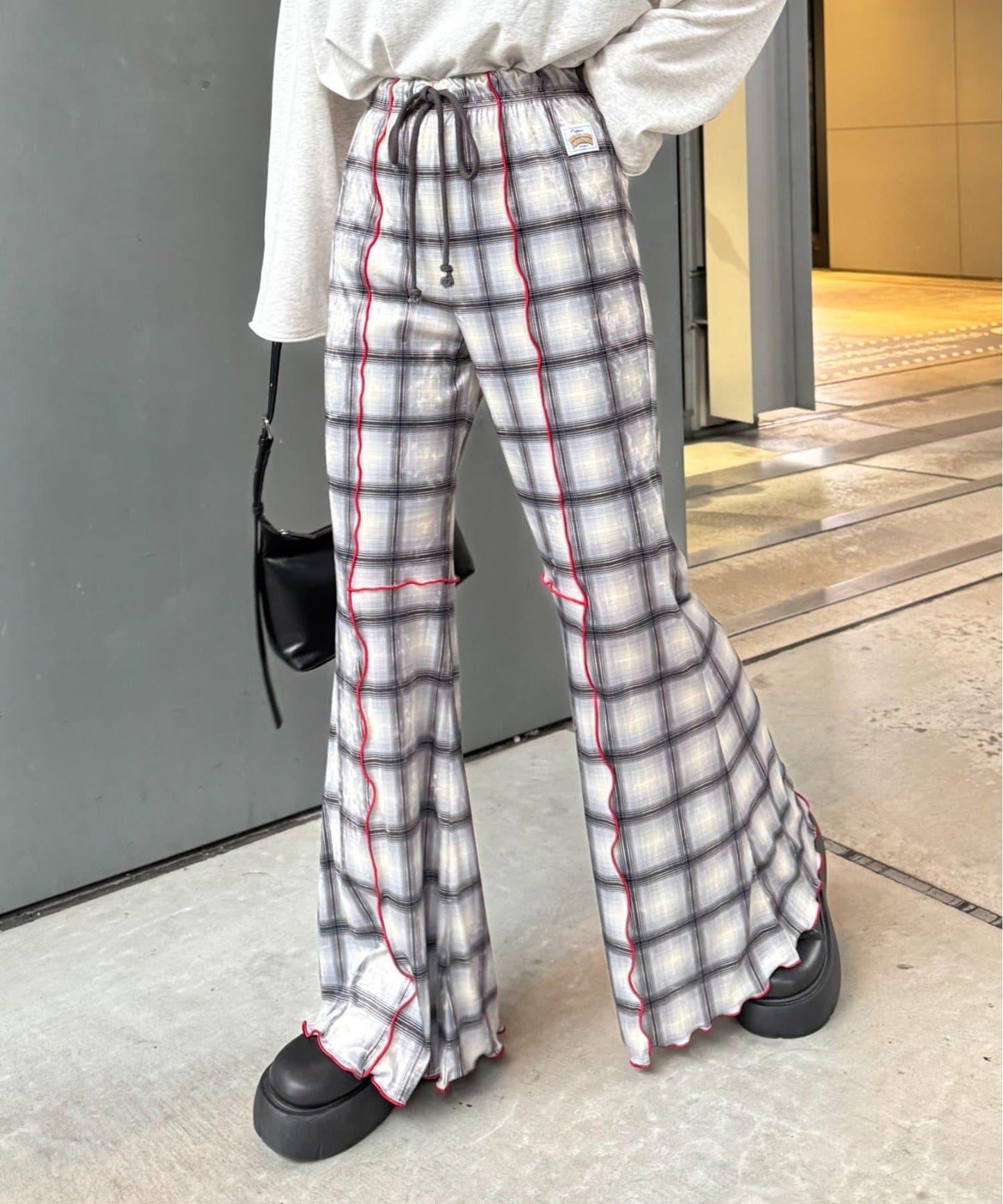 ★【HELLO.SANFRANCISCO/ハローサンフランシスコ】格紋荷葉邊拼接喇叭褲