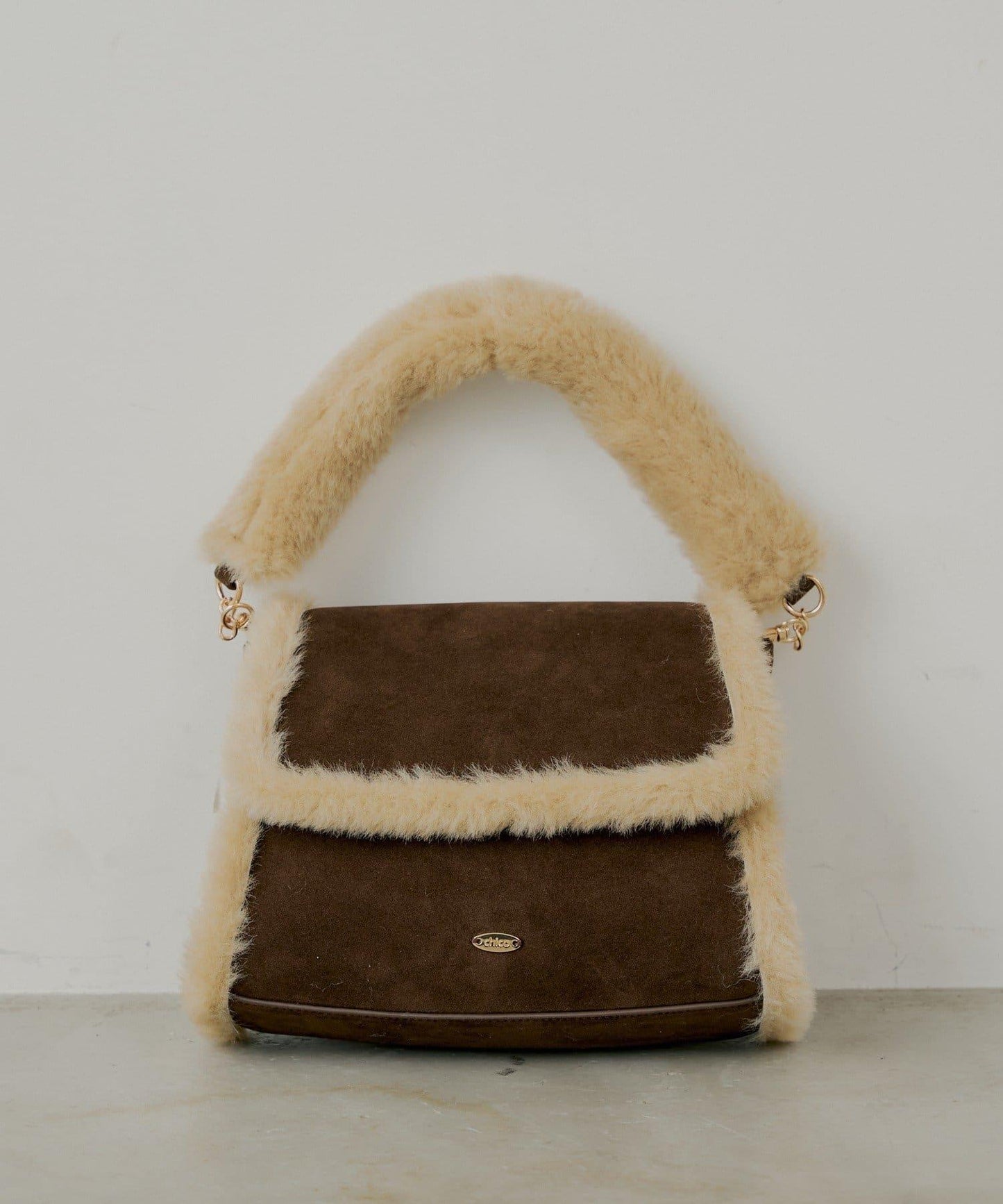 毛絨手柄翻蓋包