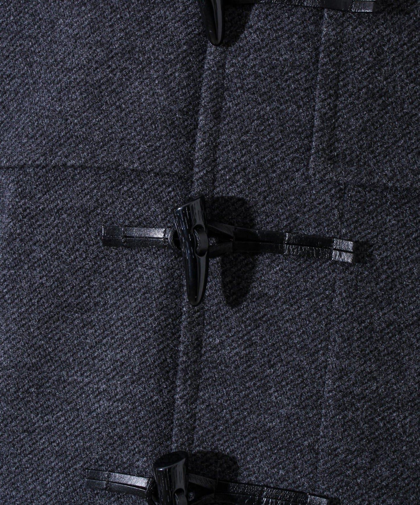 【去年人氣單品再度登場】經典牛角扣大衣