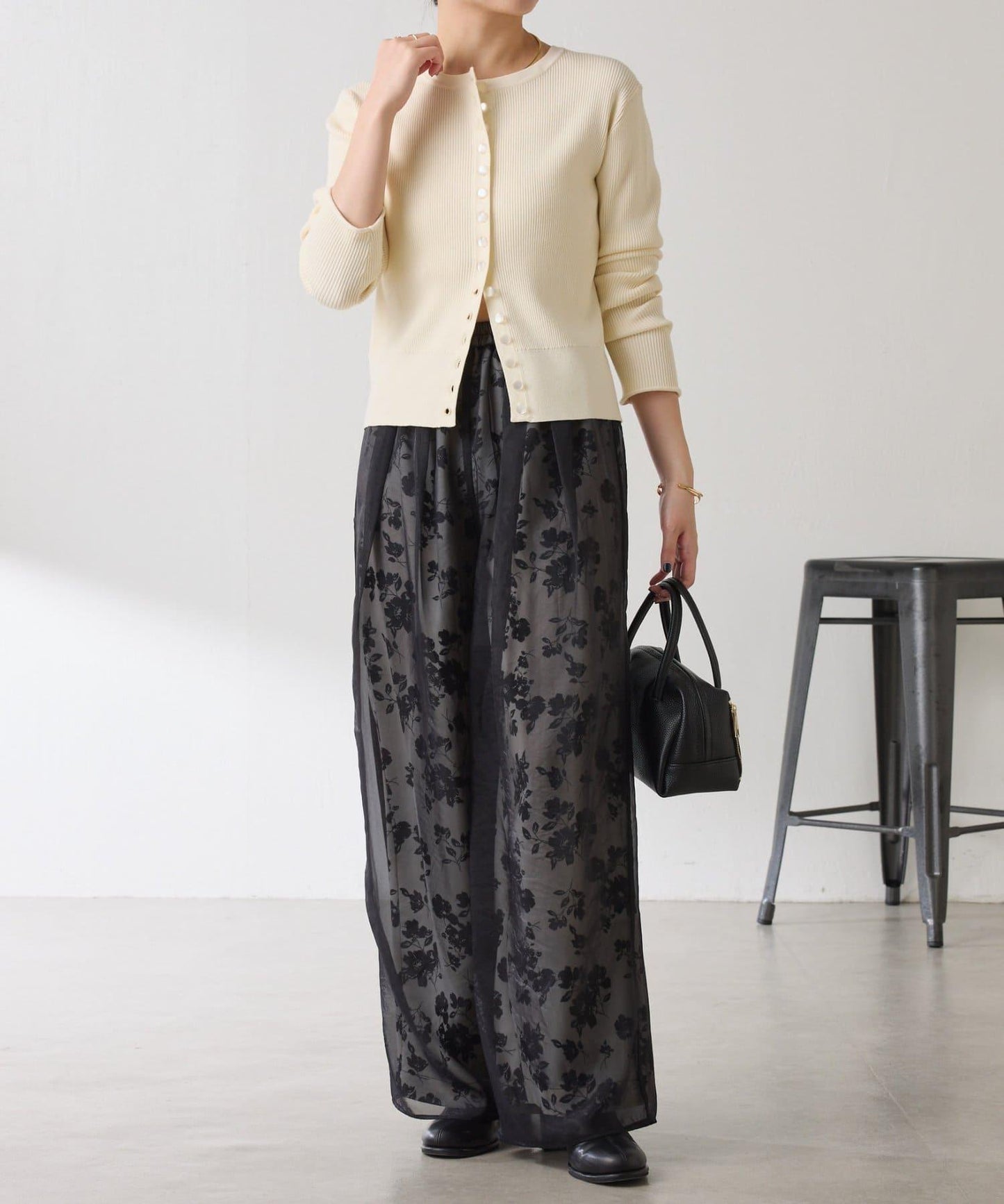 【輕薄遮身◎】輕薄疊穿花卉圖案褲