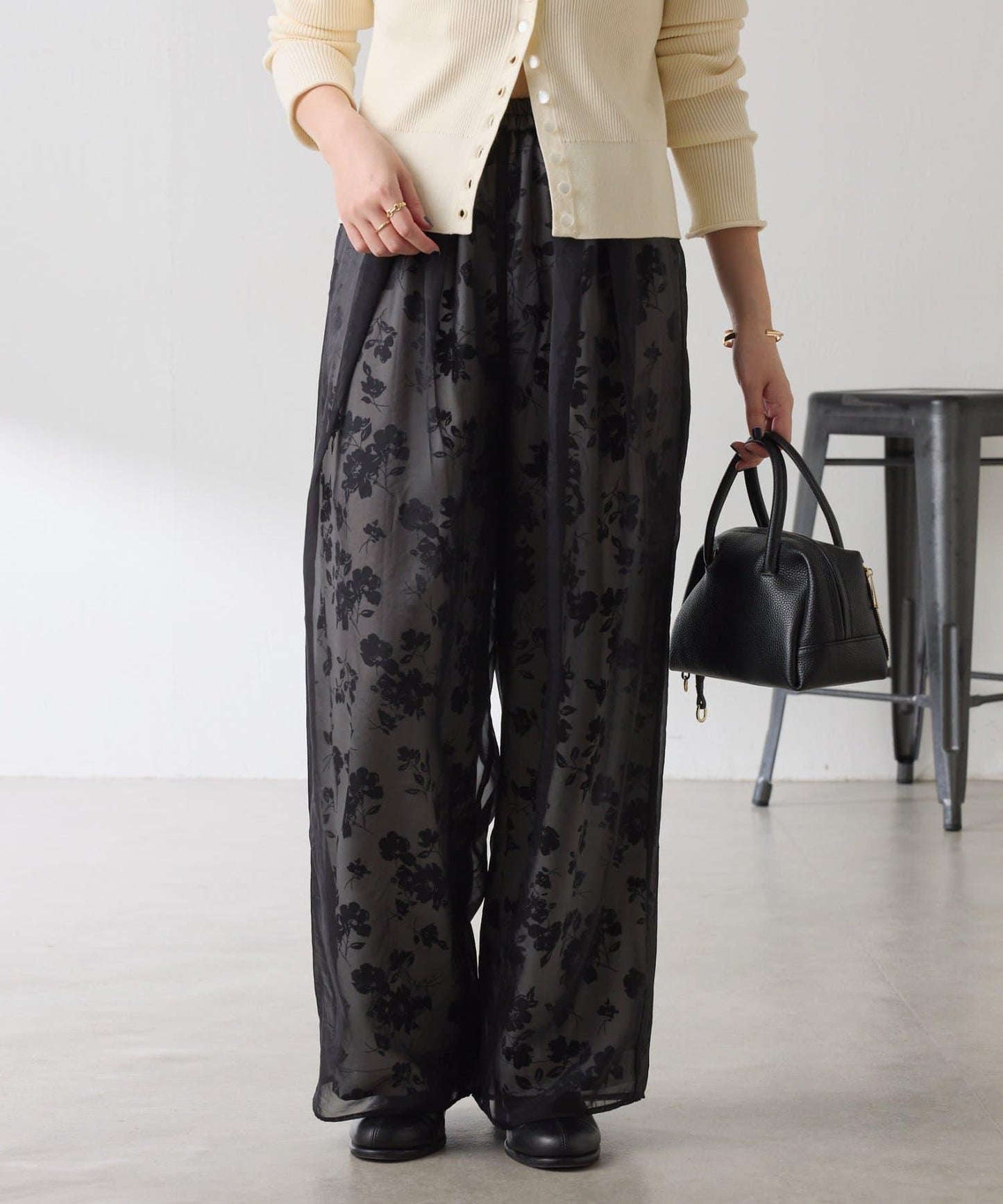 【輕薄遮身◎】輕薄疊穿花卉圖案褲