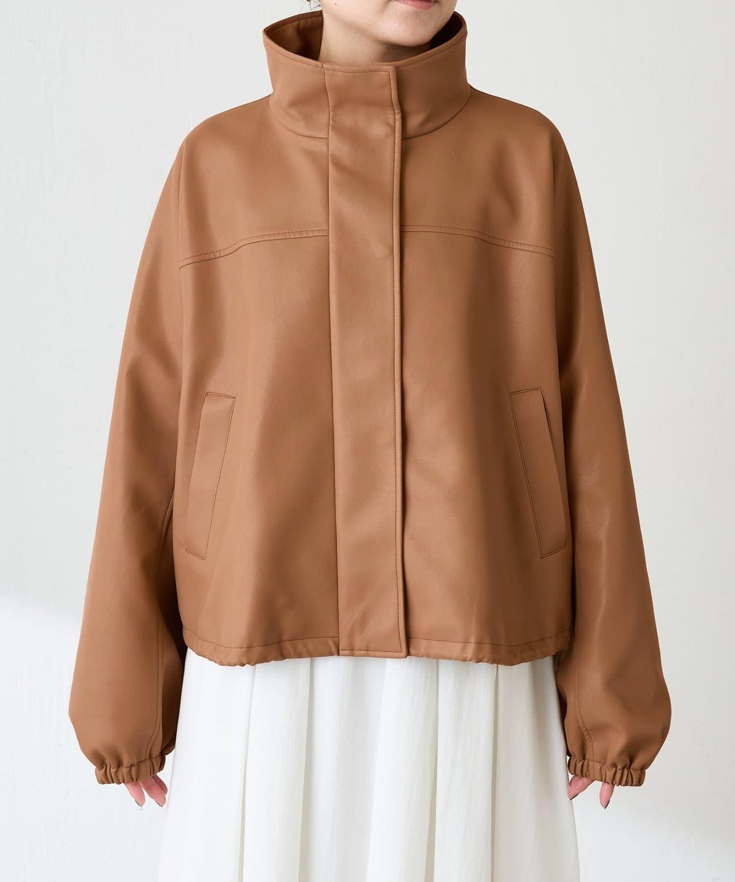 【高級感】仿皮繡花立領夾克