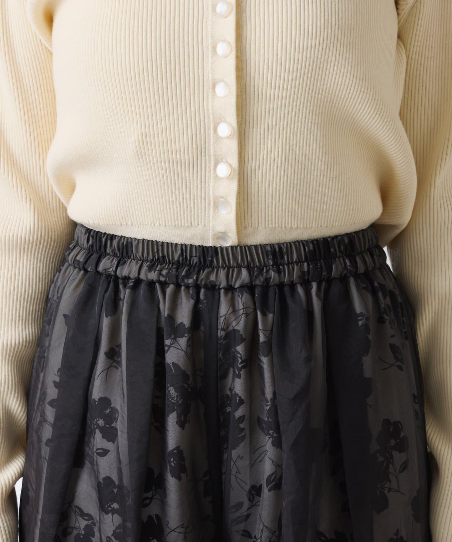 【輕薄遮身◎】輕薄疊穿花卉圖案褲