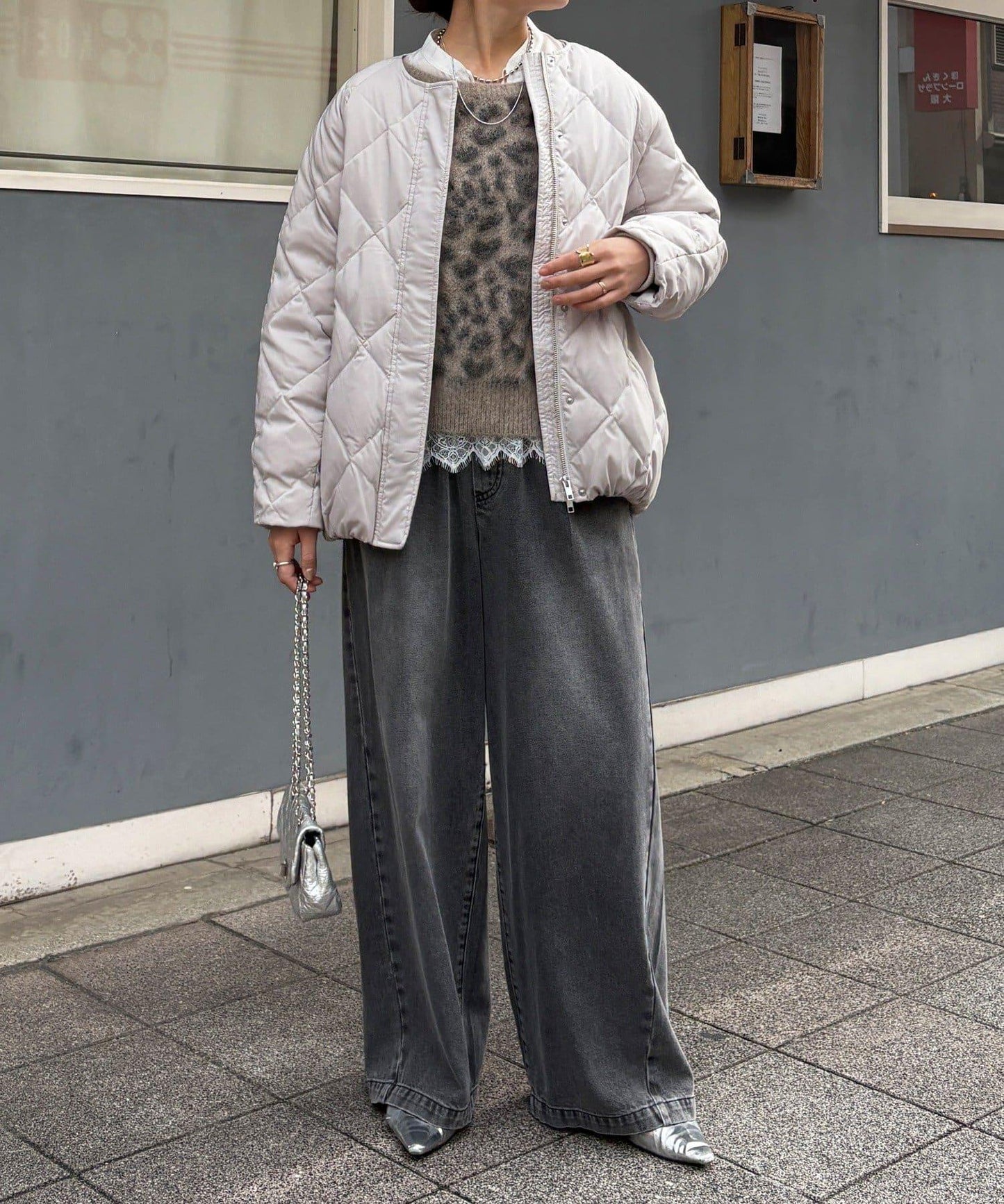 彈力塔夫綢羅紋袖短款羽絨服