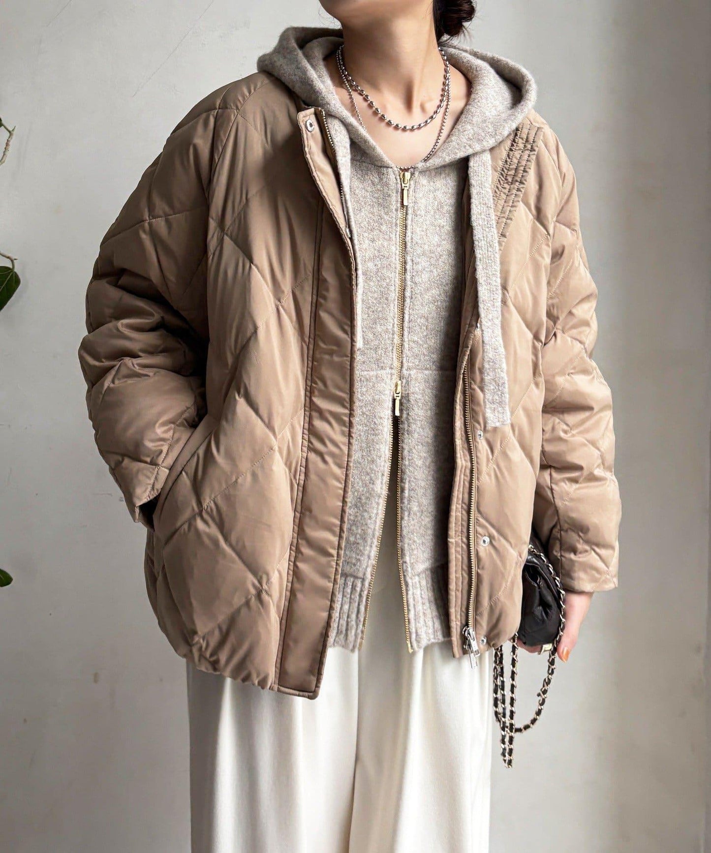 彈力塔夫綢羅紋袖短款羽絨服