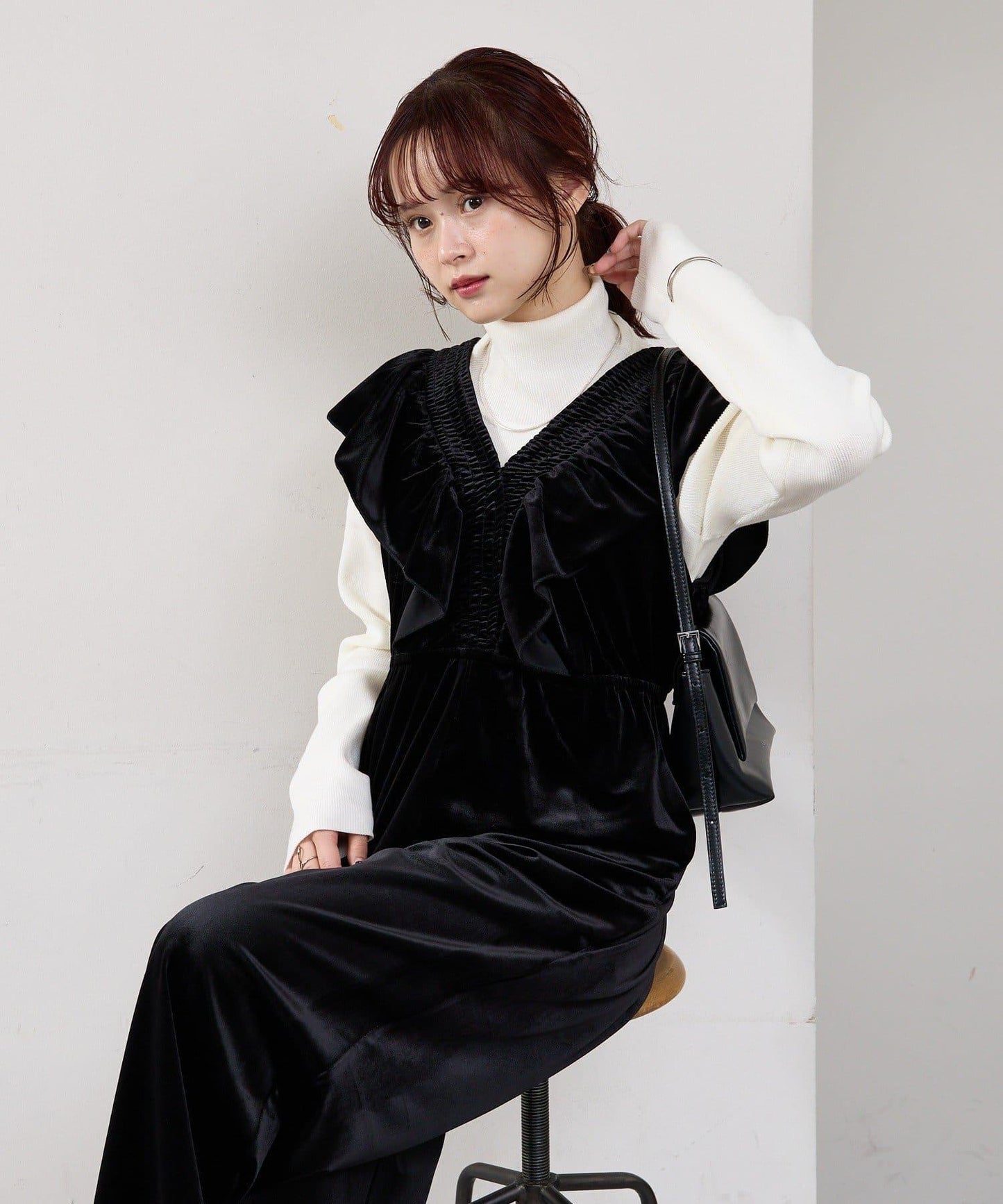 天鵝絨荷葉邊連體褲