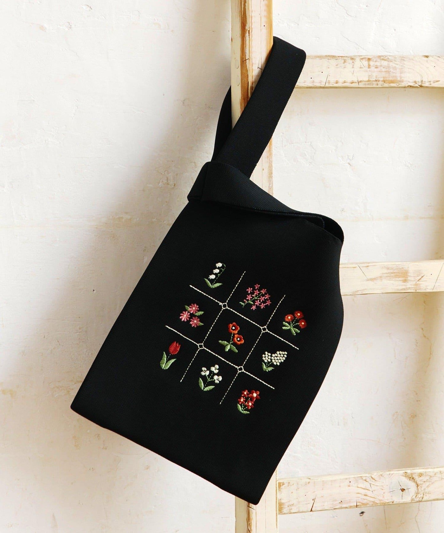 花卉刺繡針織包