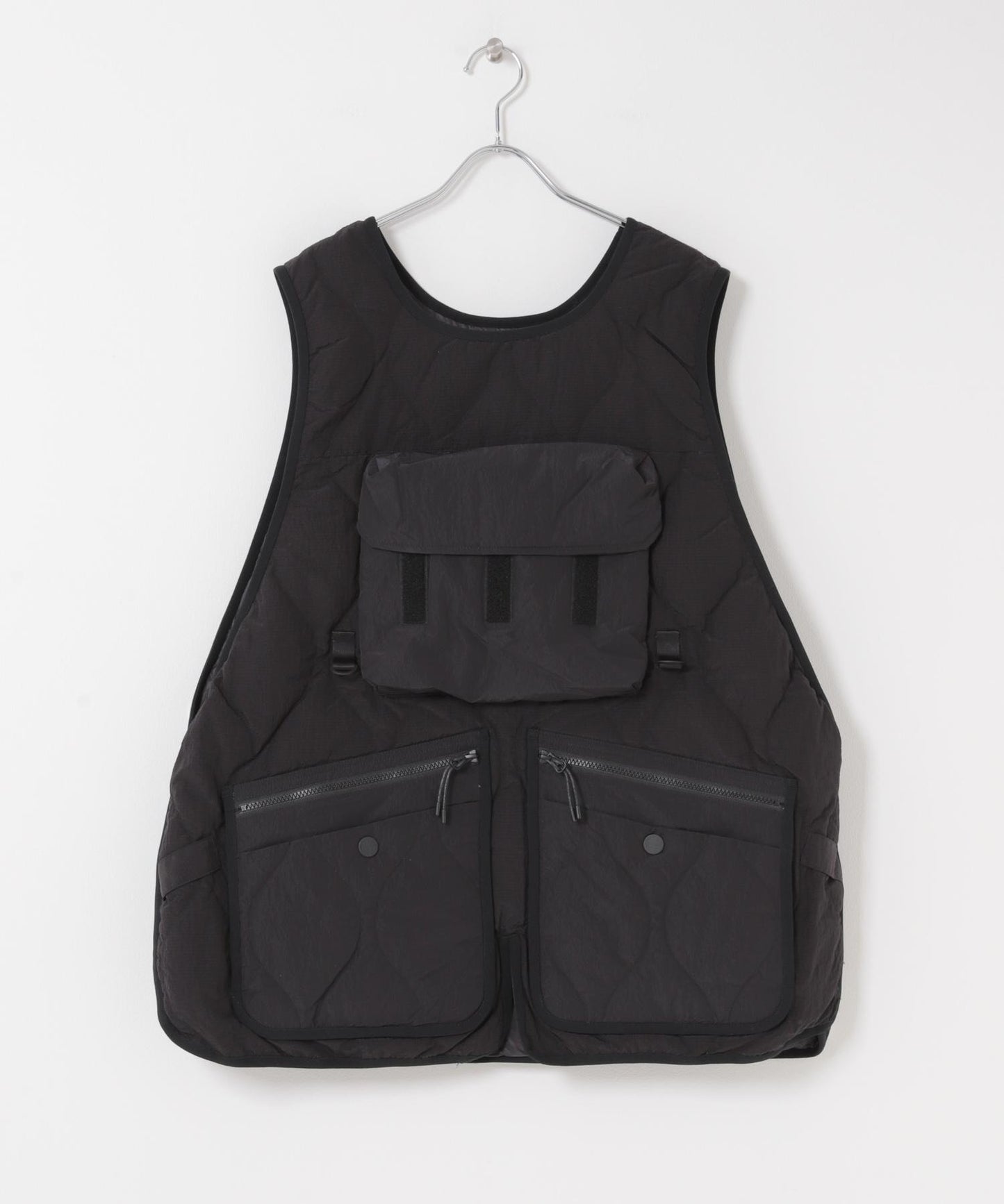 WHITE MOUNTAINEERING 菱格絎縫羽絨馬甲