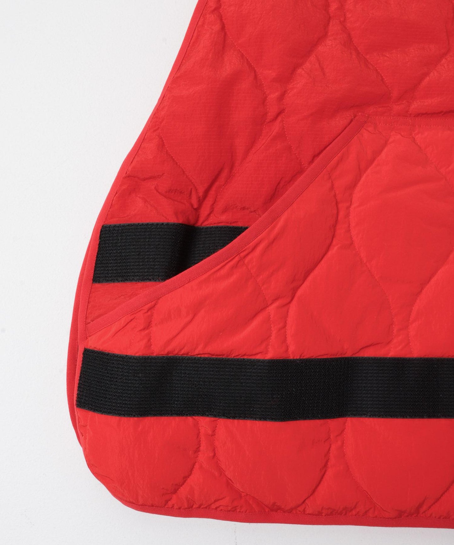 WHITE MOUNTAINEERING 菱格絎縫羽絨馬甲
