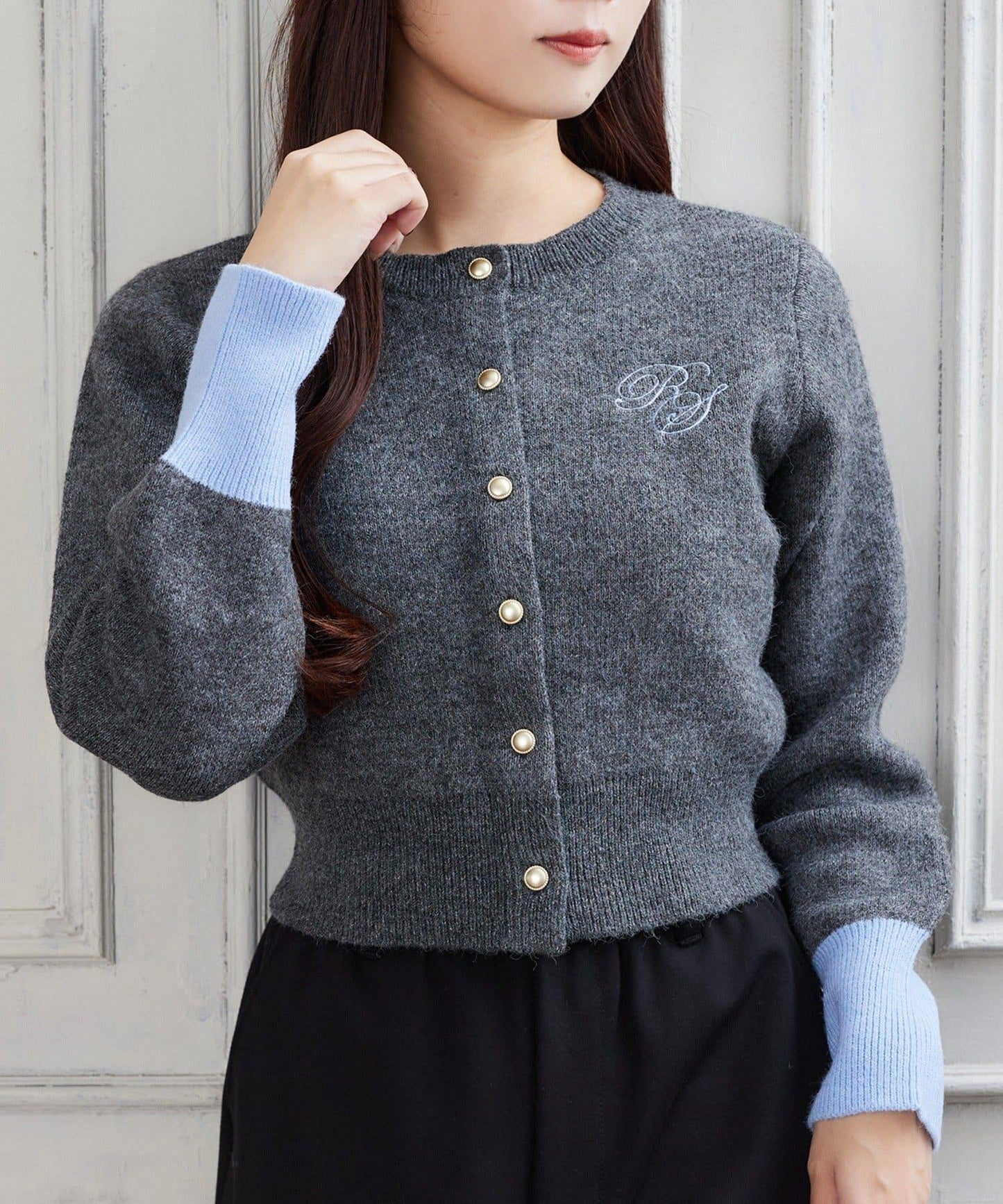 拼色袖部刺繡開衫