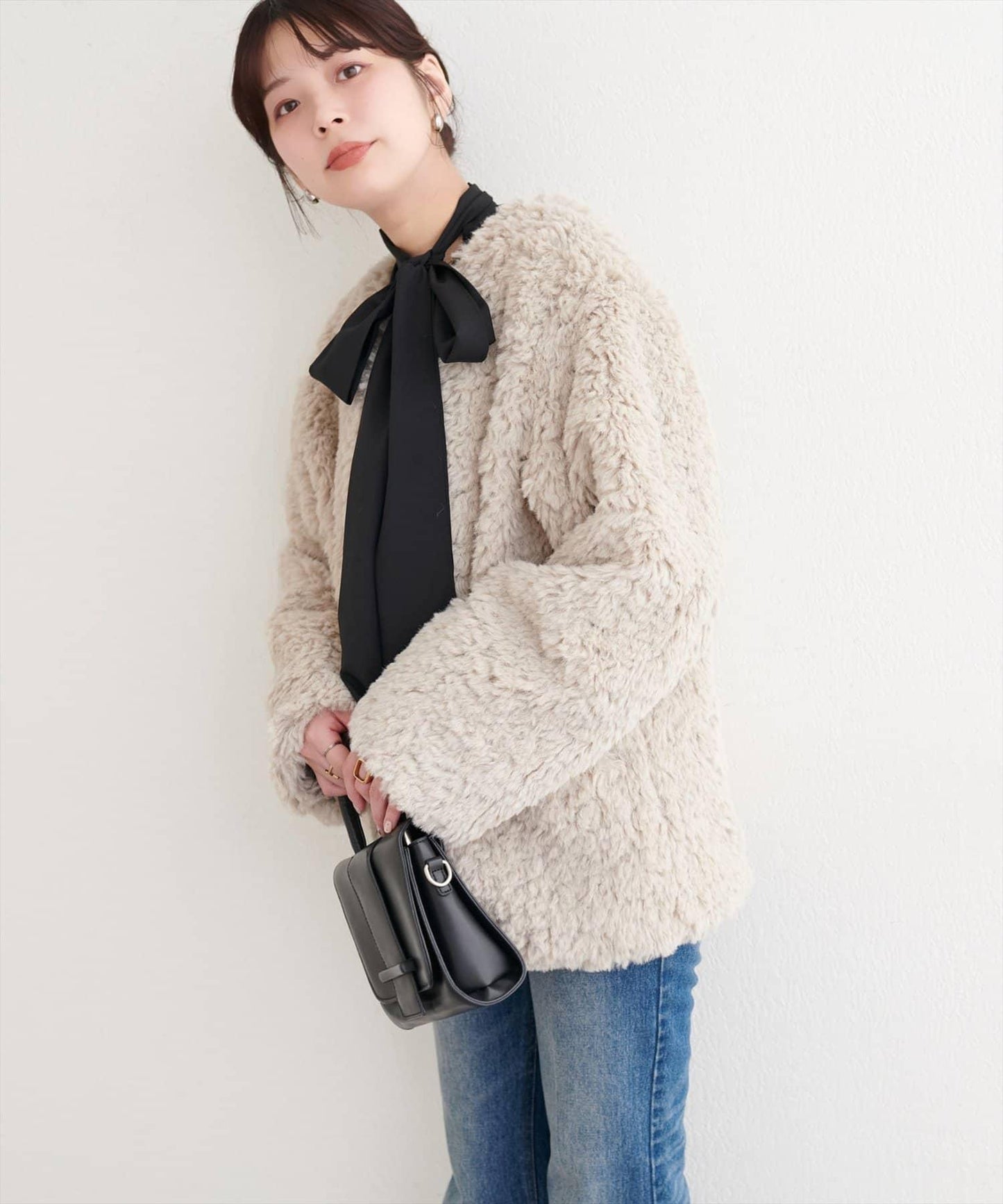 拼色仿羊羔絨中長款大衣