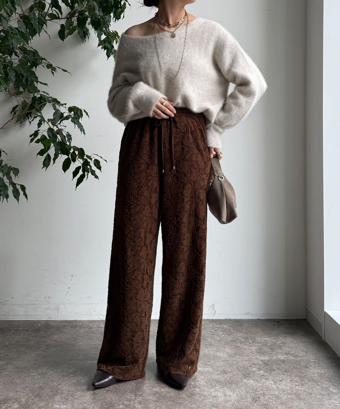 磨毛蕾絲休閒褲