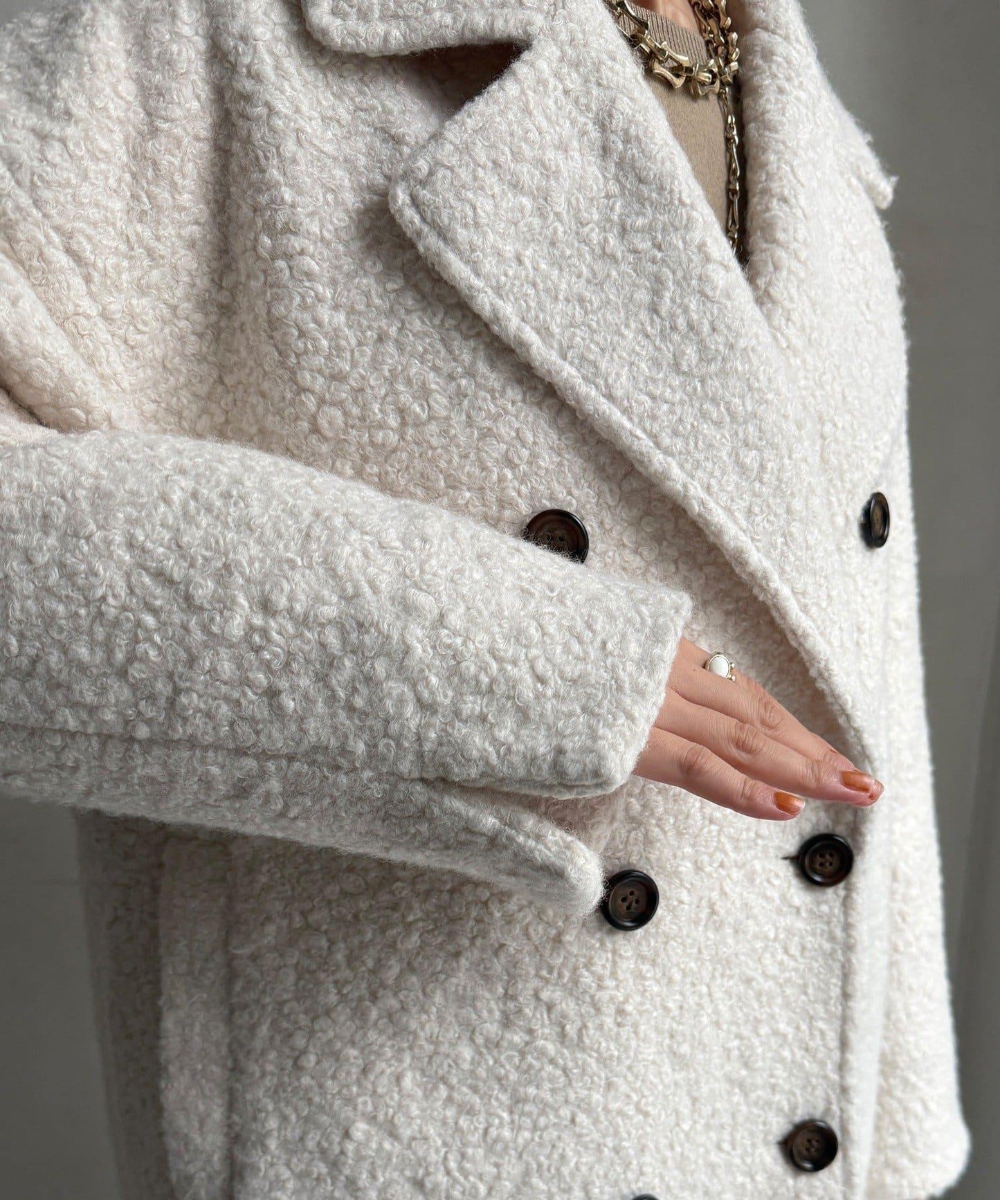 羊羔絨羽絨雙排扣西裝領大衣