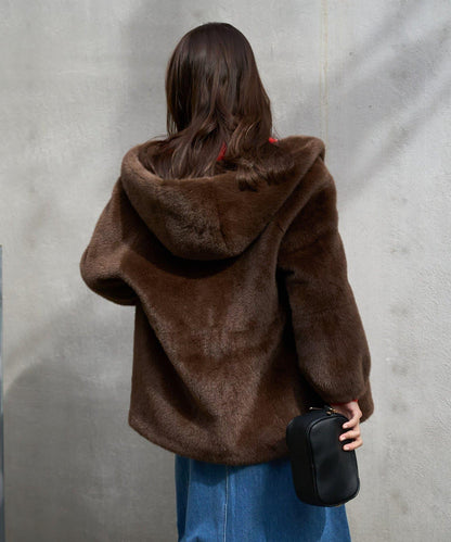 主打單品◎仿皮草大衣