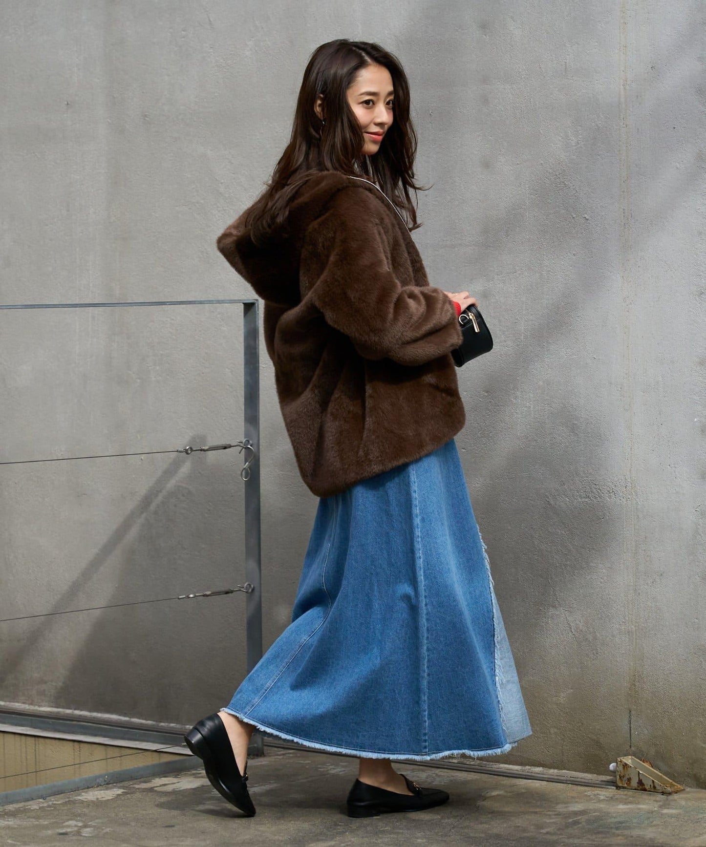 主打單品◎仿皮草大衣