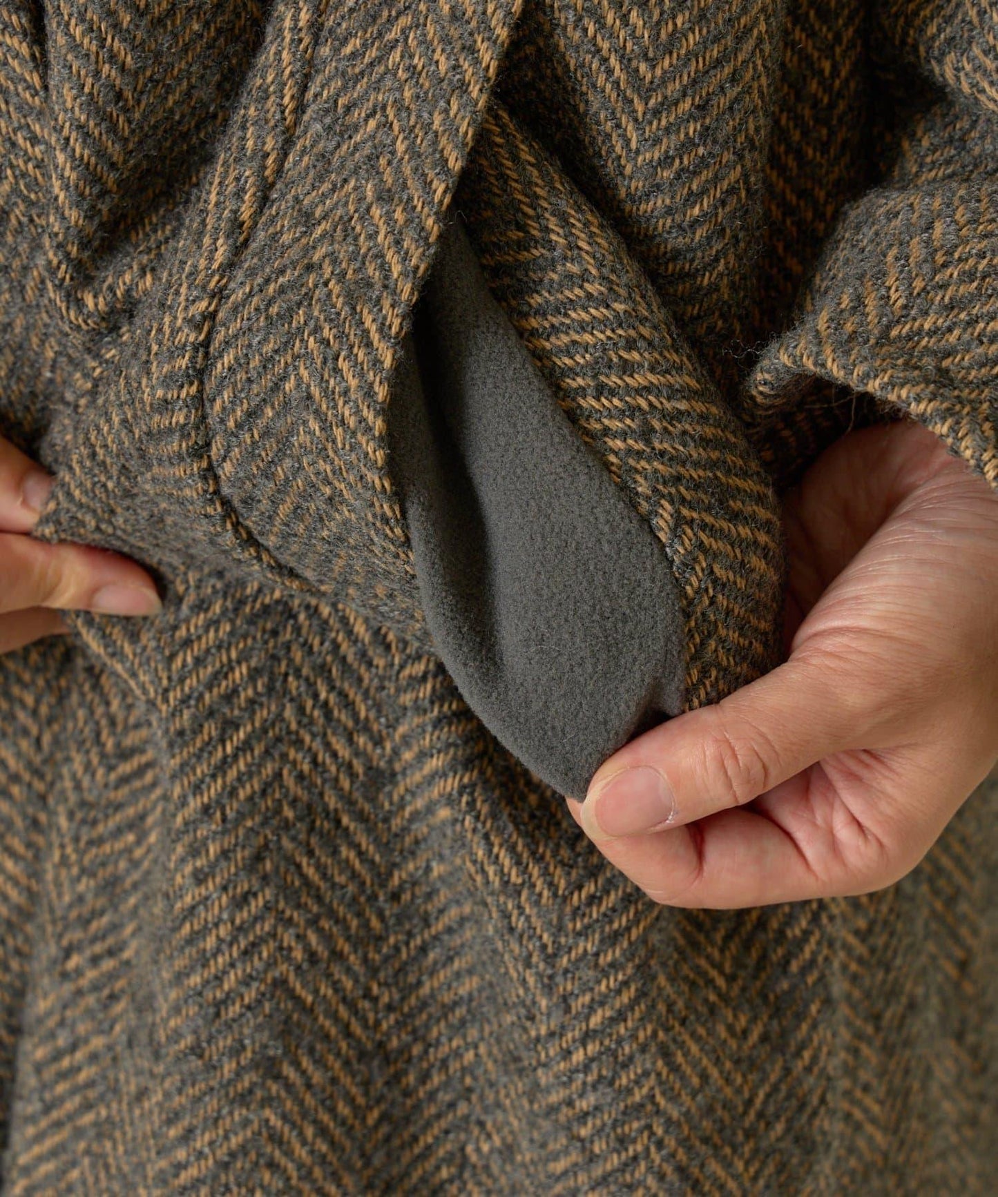 人字紋長款大衣