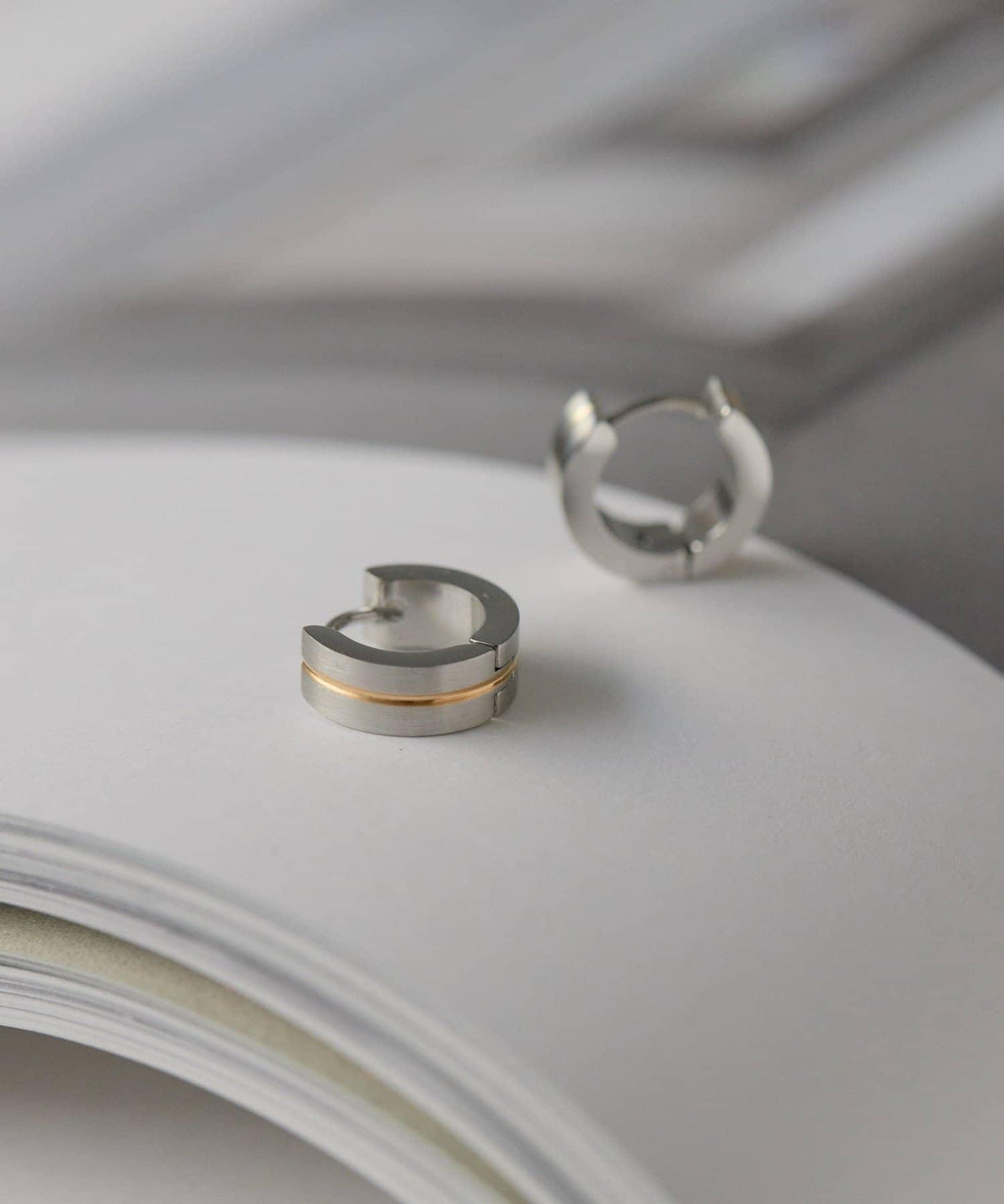 金屬過敏適用/不鏽鋼金色線條圓環耳環