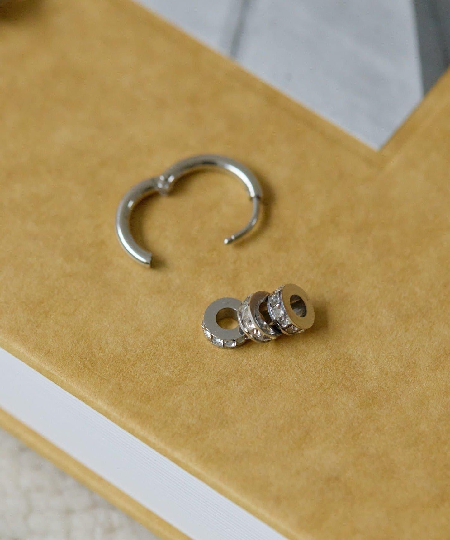 金屬過敏適用/不鏽鋼水晶圓環耳釘