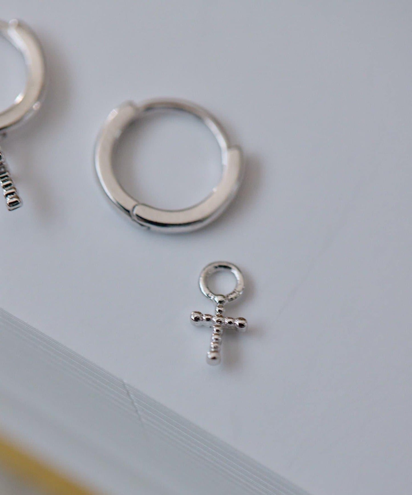 《/スターリングシルバー使用》帶擦銀布圓環耳環