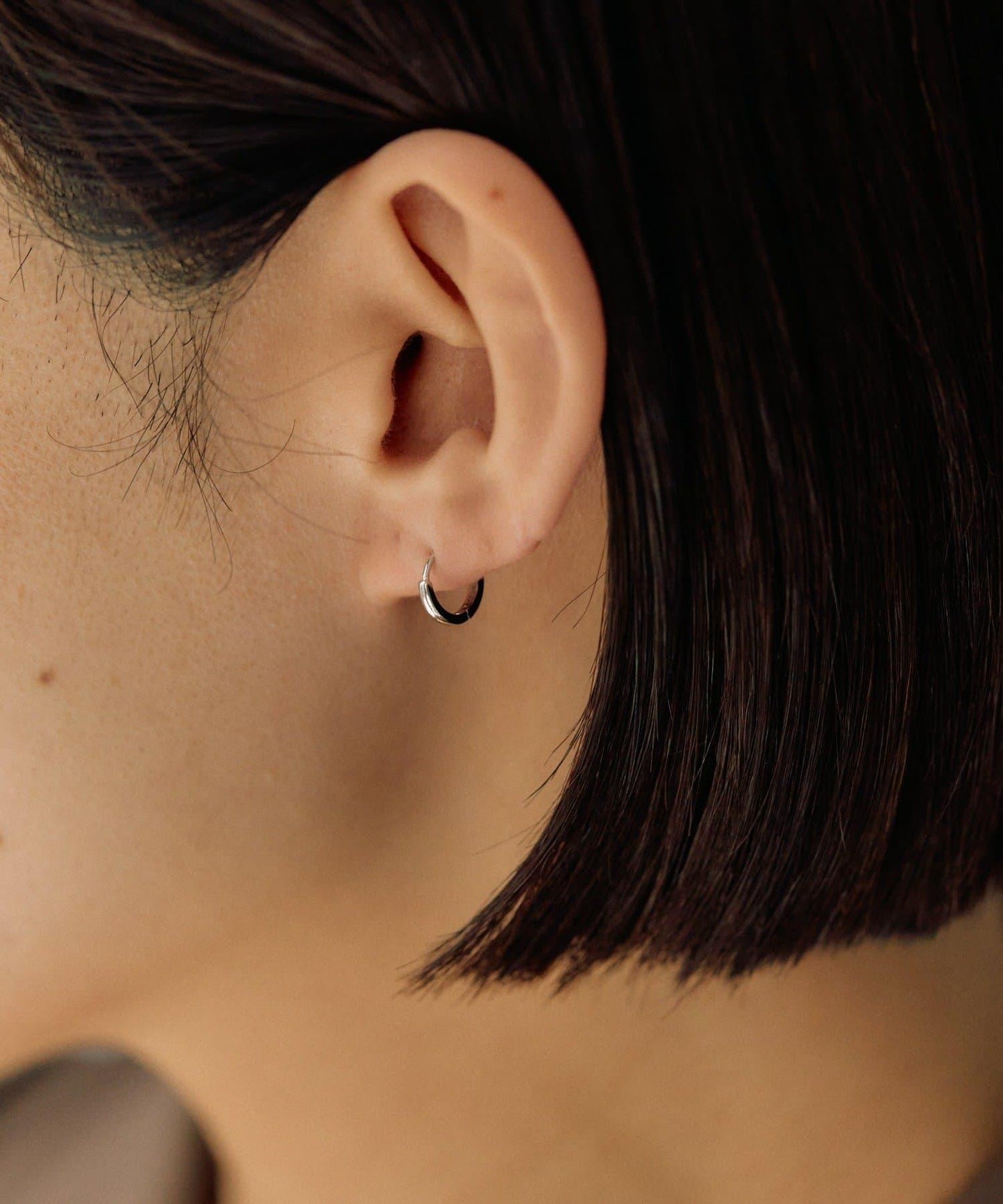 《/スターリングシルバー使用》帶擦銀布圓環耳環