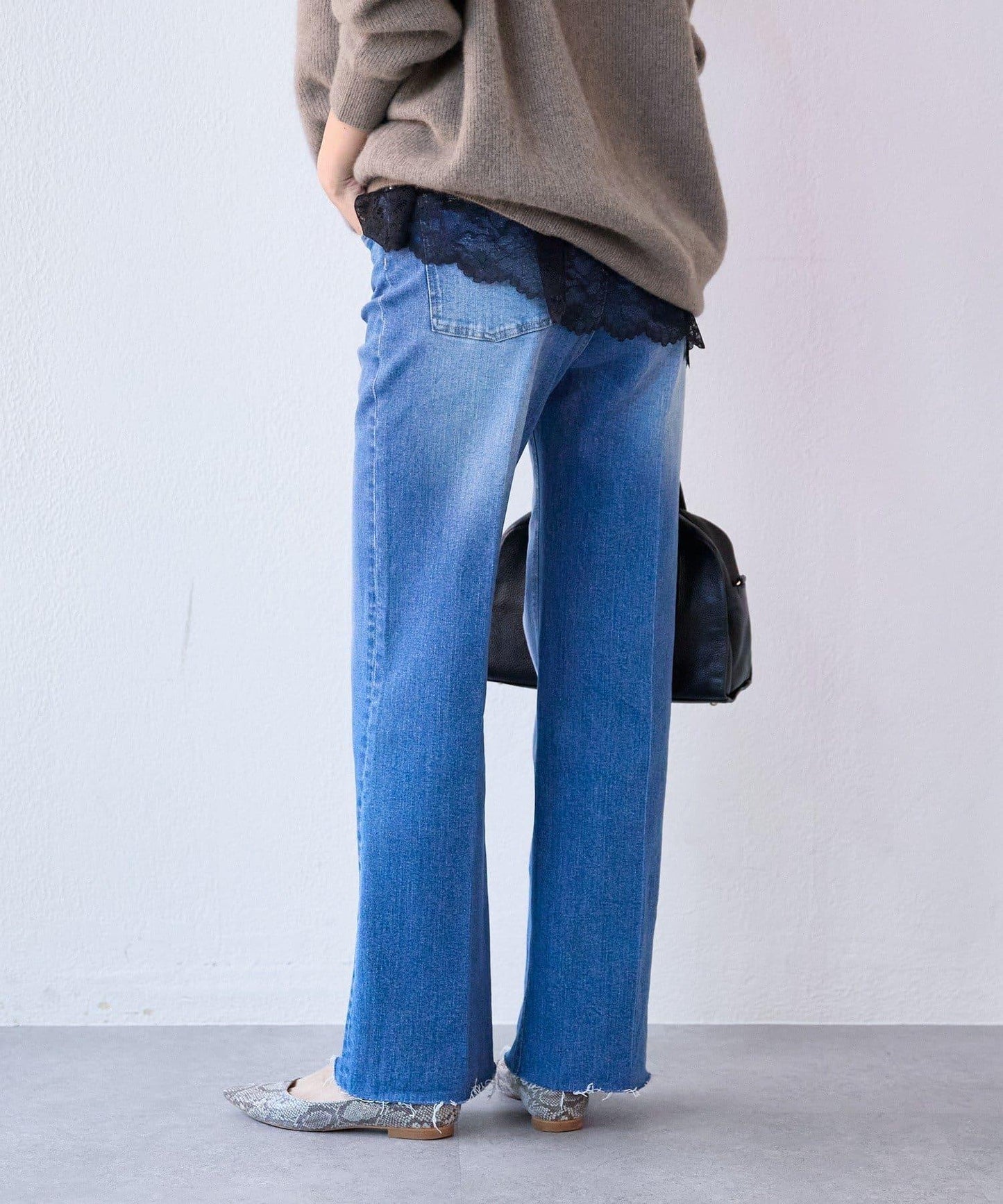 【舒適穿著感】中線壓褶牛仔褲