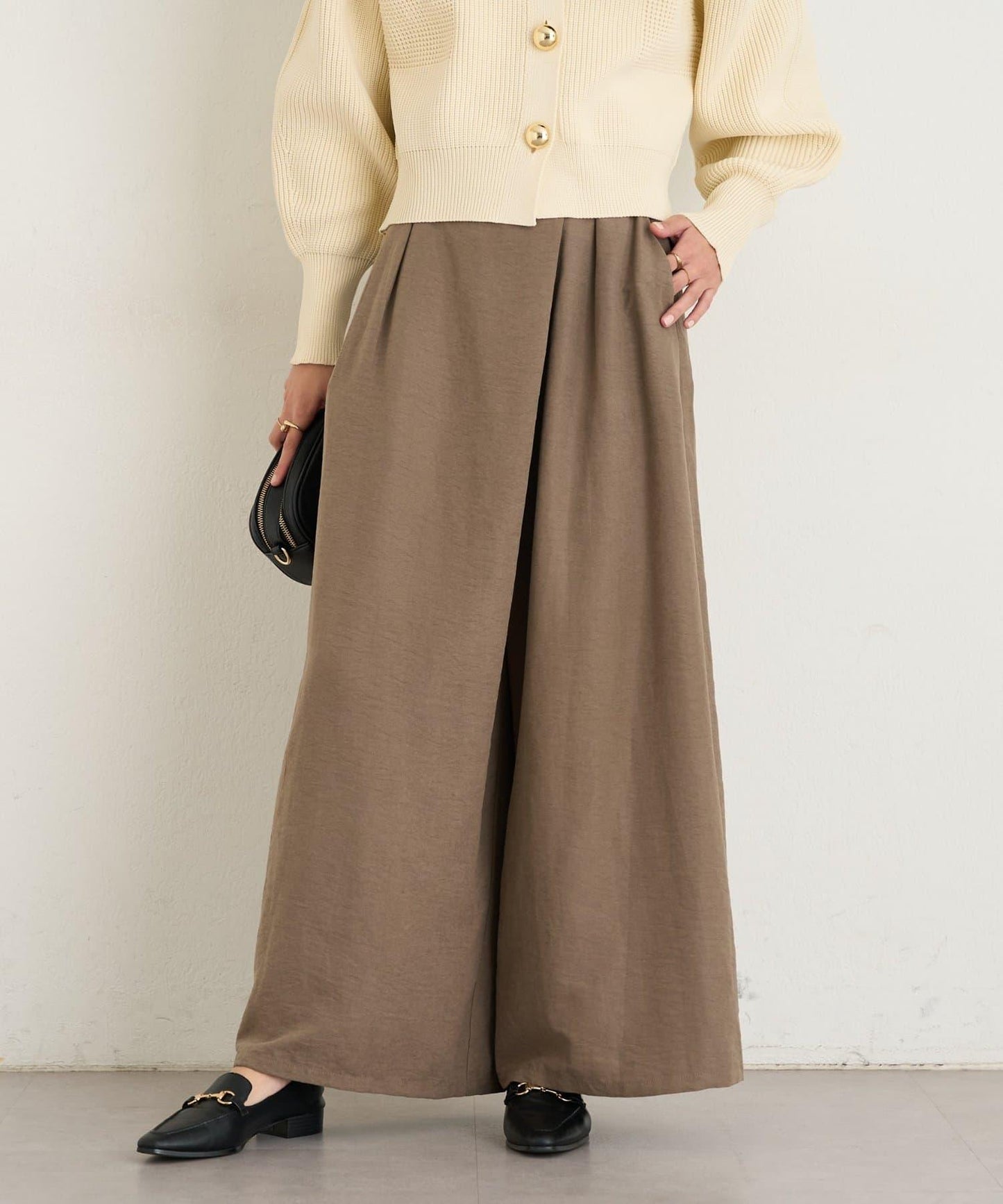 日常百搭高腰闊腿喇叭褲